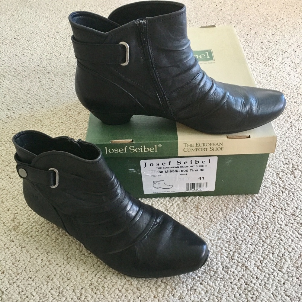 Josef Seibel leather booties with stacked heel